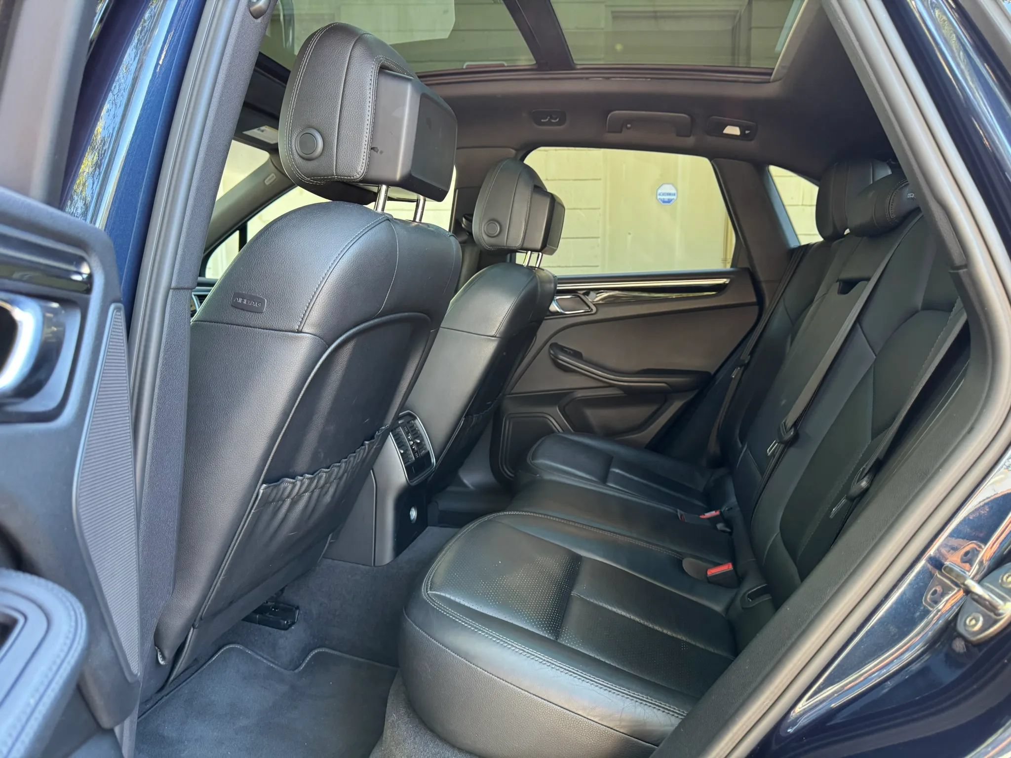 Used 2016 Porsche Macan S w/ Infotainment Package AWD/4WD image 27