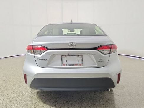 Used 2026 Toyota Corolla LE FWD image 6