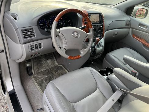 Used 2008 Toyota Sienna XLE Limited AWD/4WD image 11