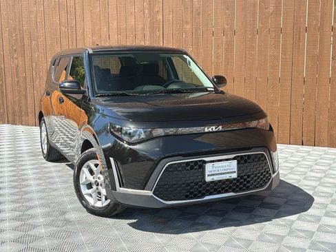 Used 2025 Kia Soul LX FWD image 8