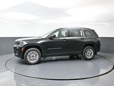New 2025 Jeep Grand Cherokee Laredo X w/ Luxury Tech Group I image 10