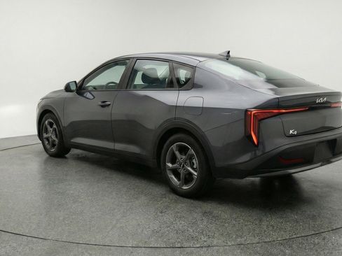 Used 2025 Kia K4 LXS image 6