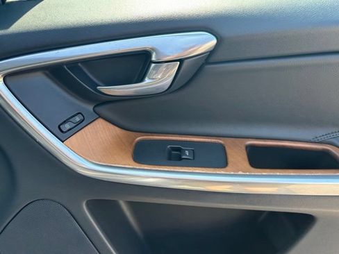 Used 2017 Volvo XC60 T5 Inscription w/ Advanced Package AWD/4WD image 29
