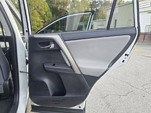 Used 2014 Toyota RAV4 Limited image 26