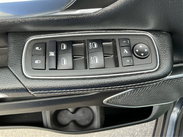 Used 2020 RAM 1500 Laramie AWD/4WD image 34