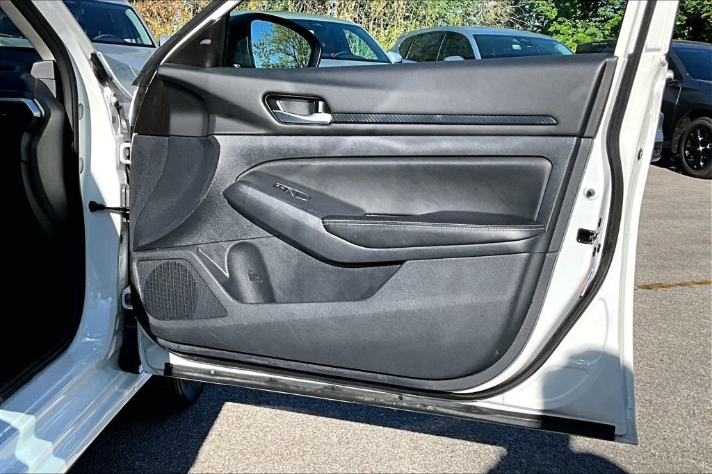 Used 2025 Nissan Altima 2.5 SV FWD image 23