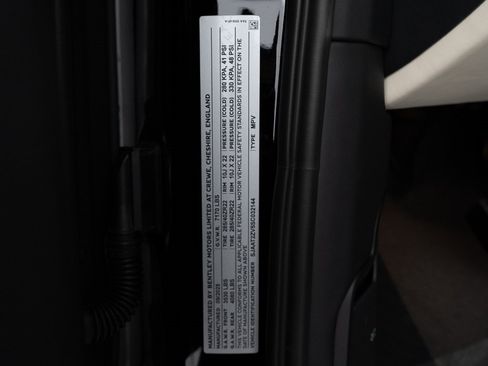 New 2025 Bentley Bentayga V8 image 50