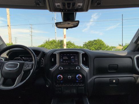 Used 2022 GMC Sierra 2500 Denali w/ Denali Black Diamond Edition AWD/4WD image 28