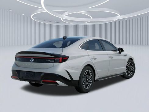 New 2026 Hyundai Sonata Limited FWD image 4