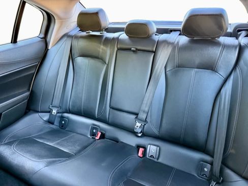 Used 2018 Alfa Romeo Giulia Ti image 22