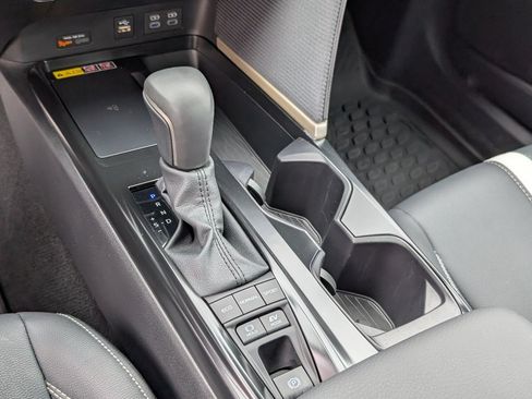 Used 2026 Toyota Camry SE w/ Convenience Package FWD image 16