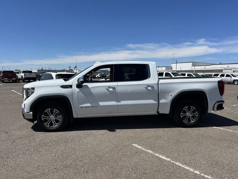 Used 2025 GMC Sierra 1500 SLT image 2