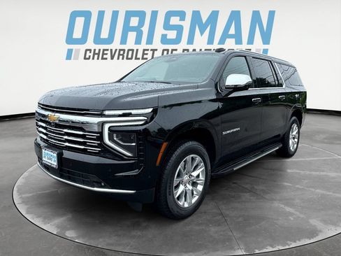 Used 2025 Chevrolet Suburban Premier AWD/4WD image 2