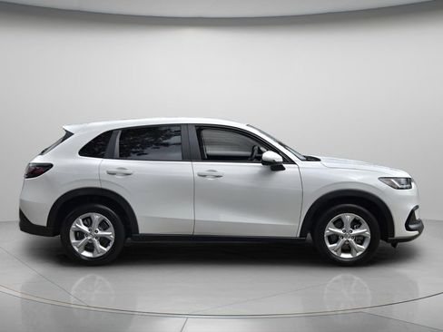 Used 2024 Honda HR-V LX image 3