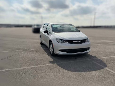 New 2026 Chrysler Voyager LX image 17