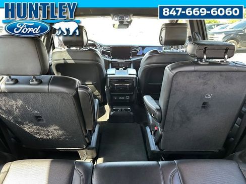 Used 2023 Jeep Wagoneer Series III w/ Convenience Group I image 10