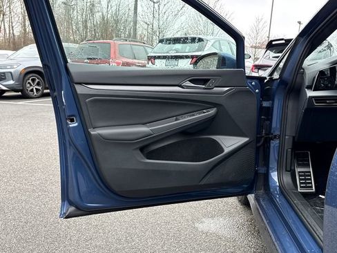 New 2026 Volkswagen GTI SE image 9