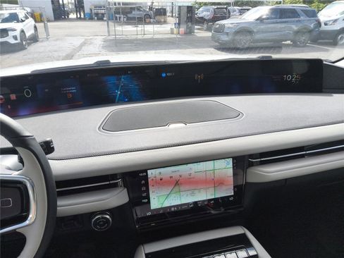 New 2026 Lincoln Navigator L Reserve AWD/4WD image 32