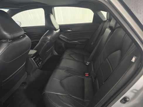 Used 2021 Toyota Avalon Limited w/ Advanced Safety Package image 13