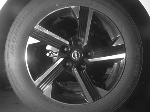 Used 2025 Nissan Sentra SV FWD image 15