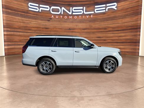 New 2025 Ford Expedition Active image 6