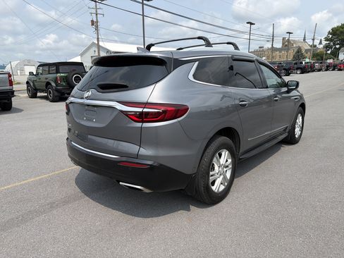 Used 2021 Buick Enclave Essence w/ LPO, Hit The Road Package AWD/4WD image 3