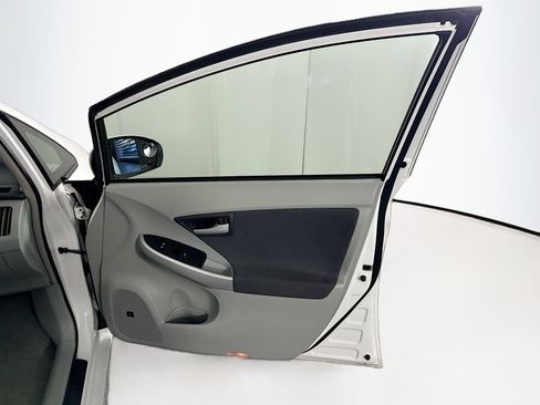 Used 2010 Toyota Prius Three image 30