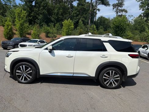 Used 2023 Nissan Pathfinder Platinum w/ Cargo Package AWD/4WD image 4