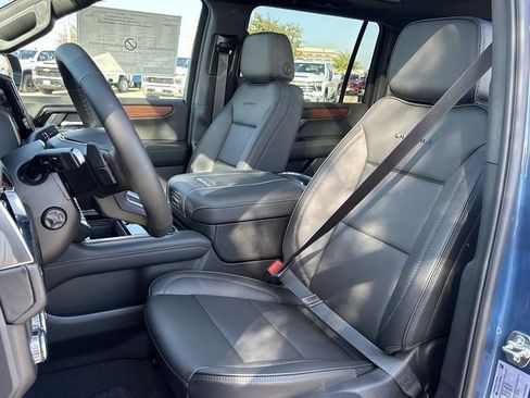 New 2026 GMC Yukon XL Denali w/ Sun & Power Step Package image 19