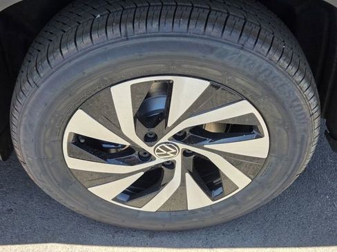 New 2025 Volkswagen Tiguan S image 5