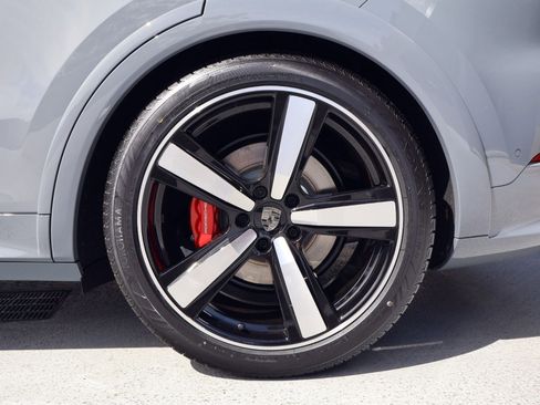 New 2026 Porsche Cayenne Turbo image 27