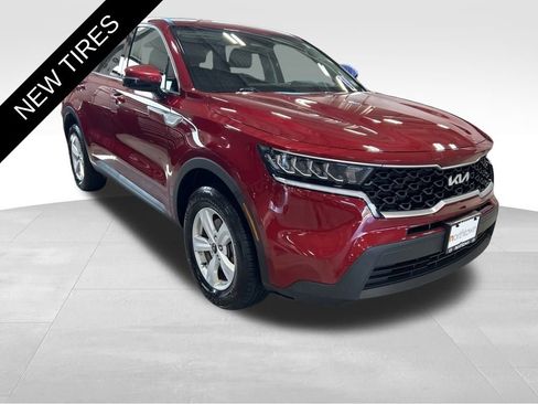 Used 2022 Kia Sorento LX image 1