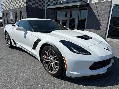 Used 2015 Chevrolet Corvette Z06 RWD image 1