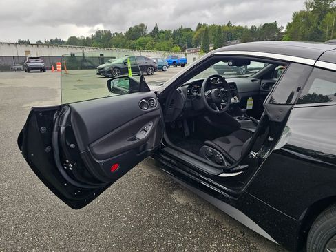 New 2026 Nissan Z Sport w/ Floor Mat Package RWD image 18