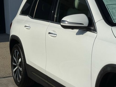 Used 2022 Mercedes-Benz GLB 250 w/ Premium Package Lite image 9
