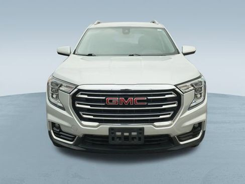 Used 2022 GMC Terrain SLT image 2