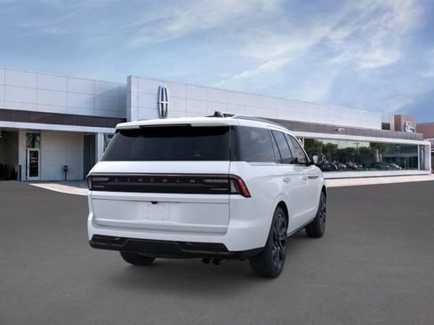 New 2026 Lincoln Navigator Black Label AWD/4WD image 8