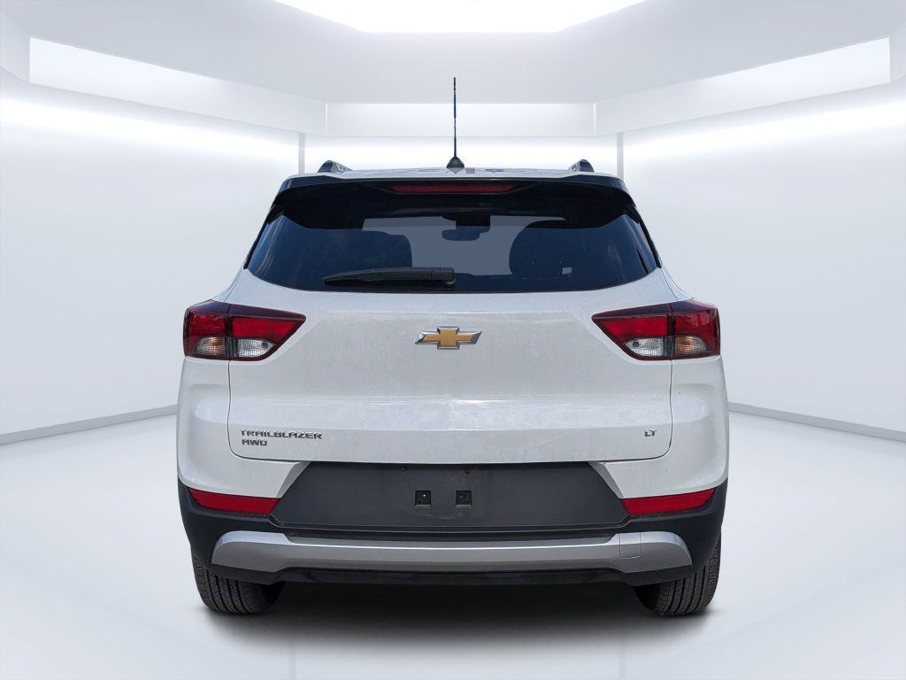 Used 2025 Chevrolet TrailBlazer LT AWD/4WD image 5