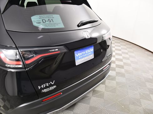 Certified 2025 Honda HR-V Sport image 15