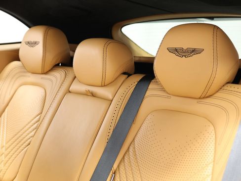 Used 2021 Aston Martin DBX AWD/4WD image 53