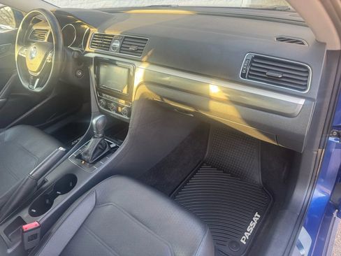 Used 2017 Volkswagen Passat 1.8T R-Line image 16