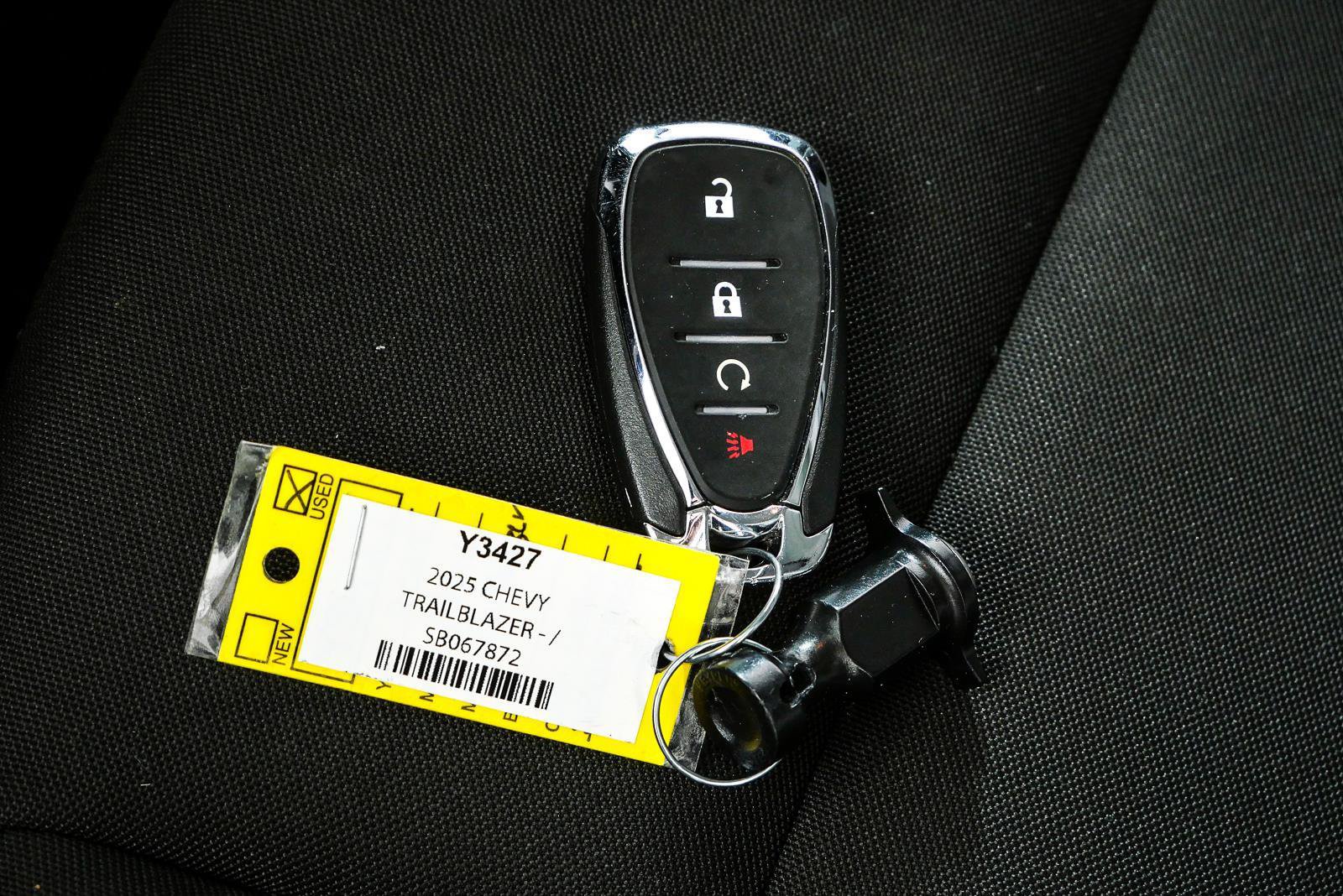 Used 2025 Chevrolet TrailBlazer LT AWD/4WD image 35