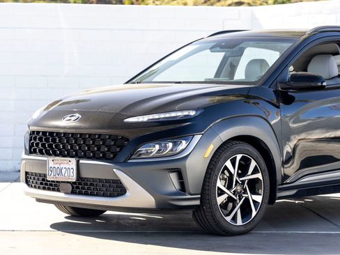 Used 2023 Hyundai Kona Limited image 6