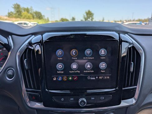 Used 2023 Chevrolet Traverse LT AWD/4WD image 15