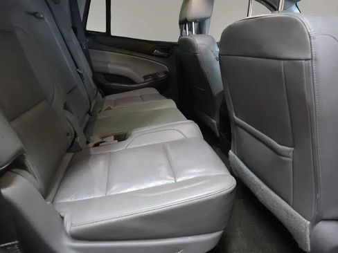 Used 2018 Chevrolet Tahoe LT w/ Luxury Package AWD/4WD image 12