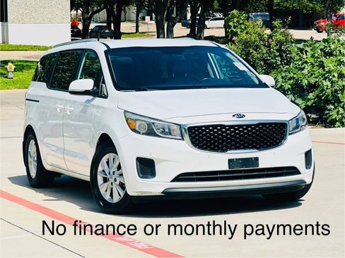 Used 2017 Kia Sedona LX w/ LX Essentials Premium Package FWD image 1