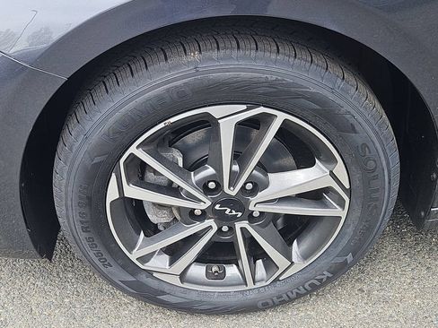 Certified 2023 Kia Forte LXS FWD image 7