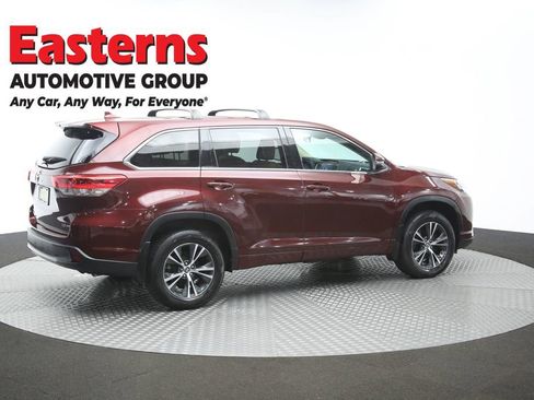 Used 2018 Toyota Highlander Plus AWD/4WD image 42