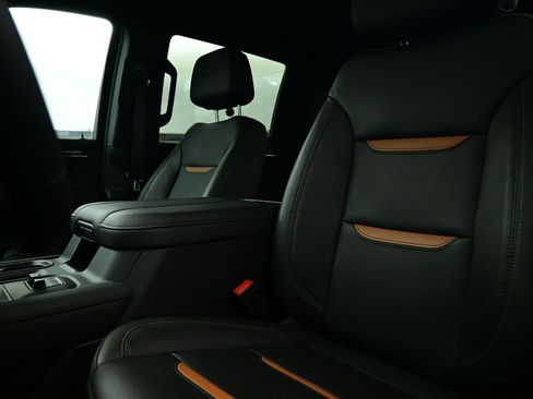 Used 2024 GMC Sierra 1500 AT4 w/ Technology Package image 32