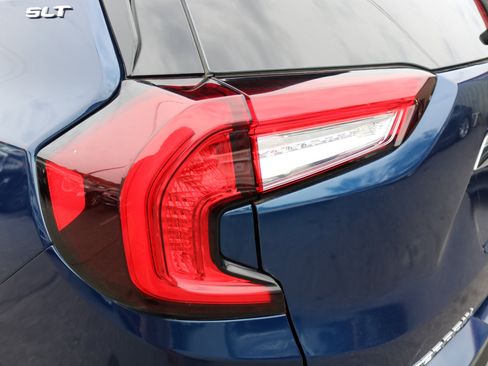 Used 2023 GMC Terrain SLT image 10